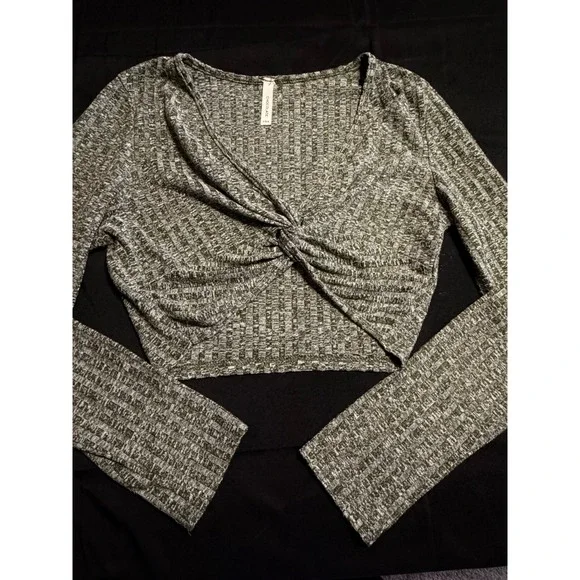 Chocolate Olive Green Ribbed Twist Front Crop Top Womens L Long Sleeve Stretch - Picture 1 of 7